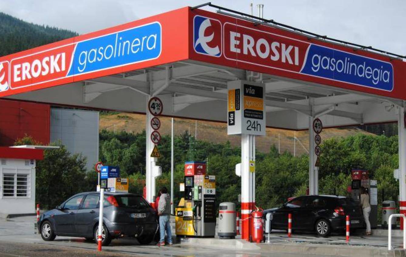 Gasolinera Eroski.